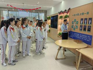 管理服务学院：校企双元导师助力...