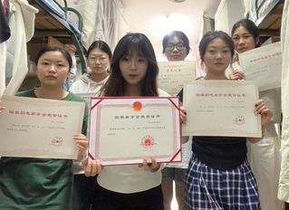 榜样力量！安庆职院5#317宿...